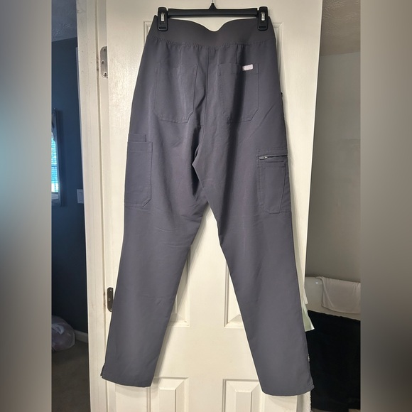 Figs Charcoal Scrub Set- Small Top Medium Pants - Picture 12 of 16